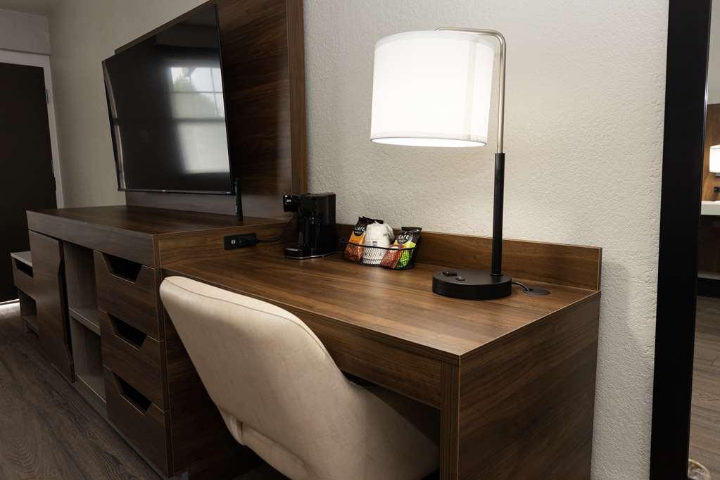 Bhagat Hotels Stone Mountain Atlanta BW Signature Collection Такер Номер фото