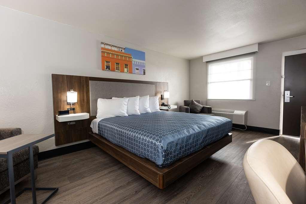 Bhagat Hotels Stone Mountain Atlanta BW Signature Collection Такер Номер фото